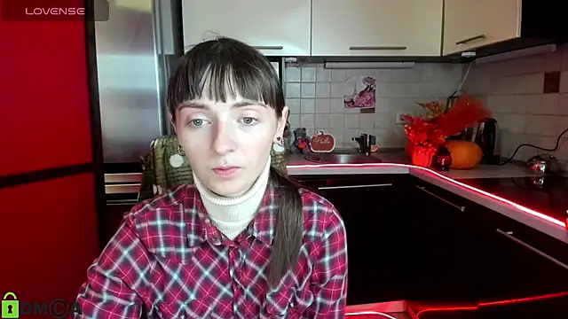 Snapshot of TayanaJons chatting on November 2025 07:52:02 AM TayanaJons online show from November 2025 07:52:02 AM