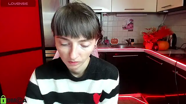 Snapshot of TayanaJons chatting on November 2025 07:53:01 AM TayanaJons online show from November 2025 07:53:01 AM