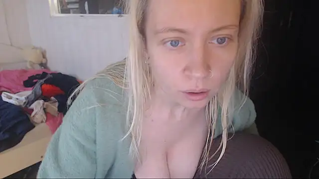 amanda kiss kiss online show from November 2025 11:46:02 AM