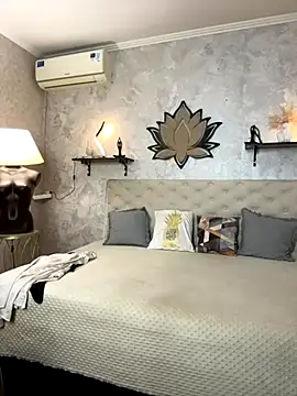 StripBianka online show from November 2025 06:58:02 AM