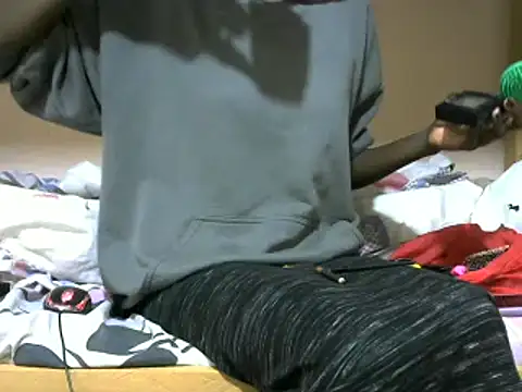 Snapshot of sweet_vee42 chatting on December 2024 09:51:02 AM sweet vee42 online show from December 2024 09:51:02 AM