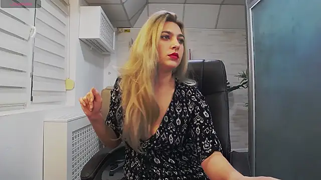 Snapshot of AvaBlue_ chatting on February 2025 04:10:01 AM AvaBlue online show from February 2025 04:10:01 AM