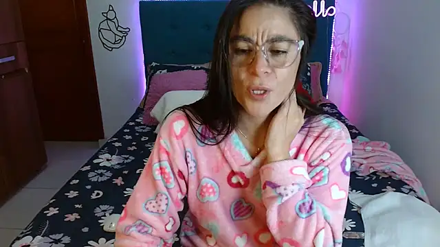 Snapshot of antonella_sweet33 chatting on January 2025 01:29:01 AM antonella sweet33 online show from January 2025 01:29:01 AM