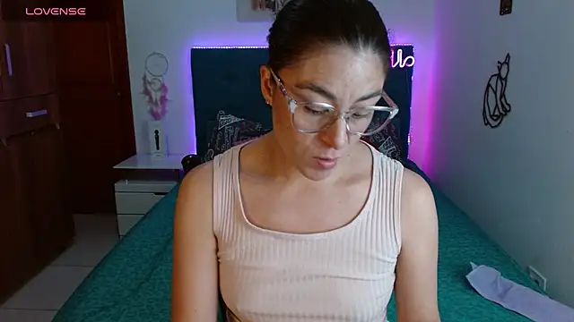 Snapshot of antonella_sweet33 chatting on March 2025 11:42:01 PM antonella sweet33 online show from March 2025 11:42:01 PM