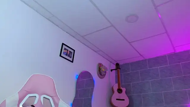 Dakota bumm online show from April 2026 04:44:02 PM