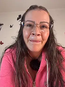 Snapshot of selena369 chatting on November 2025 10:31:02 PM selena369 online show from November 2025 10:31:02 PM