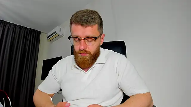 Snapshot of Findom_guy chatting on May 2026 11:16:02 AM Findom guy online show from May 2026 11:16:02 AM