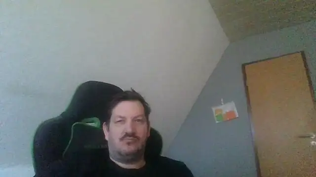 Snapshot of Golffahrer1982 chatting on February 2026 01:38:02 PM Golffahrer1982 online show from February 2026 01:38:02 PM