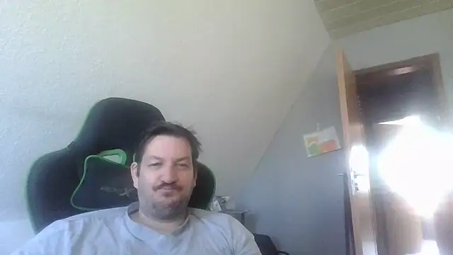 Snapshot of Golffahrer1982 chatting on February 2026 10:37:02 AM Golffahrer1982 online show from February 2026 10:37:02 AM