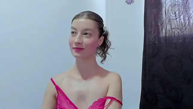 Snapshot of MiiaVolkova chatting on September 2025 04:52:01 PM MiiaVolkova online show from September 2025 04:52:01 PM