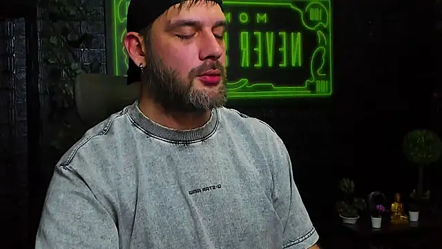 LexXHardy online show from November 2025 08:08:02 PM