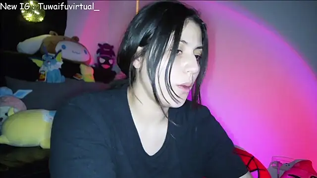 Snapshot of TuWaifuVirtual1 chatting on November 2025 11:18:01 PM TuWaifuVirtual1 online show from November 2025 11:18:01 PM