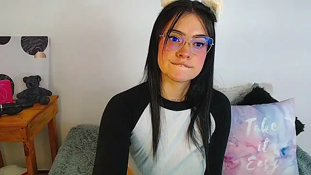 Isa Maiden1 online show from October 2025 03:30:01 PM