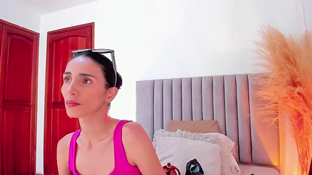 Nina Cavaali online show from January 2025 06:12:02 PM