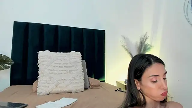 Nina Cavaali online show from January 2025 09:08:02 PM