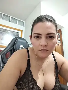 Snapshot of Mia_Hampton chatting on May 2026 09:46:01 PM Mia Hampton online show from May 2026 09:46:01 PM