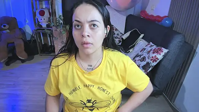 Cuttiealice online show from February 2025 10:41:01 PM