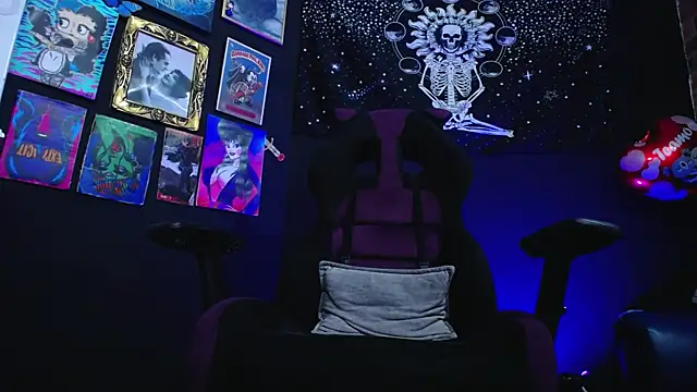 Yourmadame P online show from December 2024 12:46:01 AM