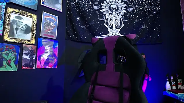 Yourmadame P online show from January 2025 09:03:01 PM