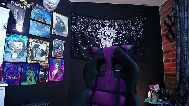 Yourmadame P online show from January 2025 08:10:02 PM