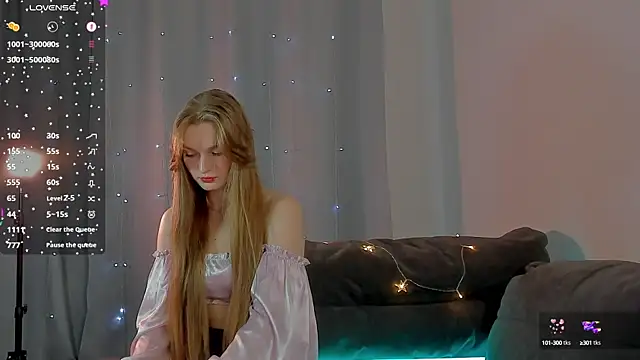 Snapshot of Barbie-Doll- chatting on December 2024 11:24:01 PM Barbie-Doll- online show from December 2024 11:24:01 PM