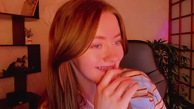 KateCuddle online show from March 2025 05:46:02 AM