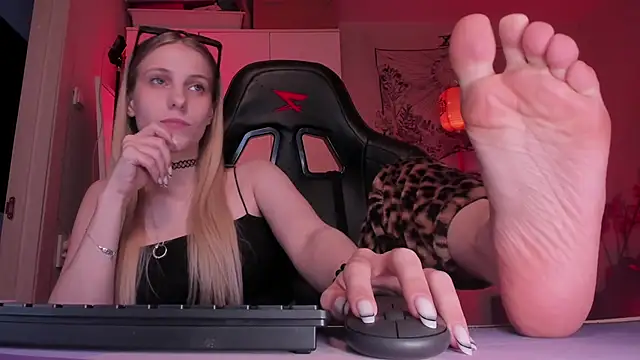 Anna Fink online show from April 2026 09:05:01 PM