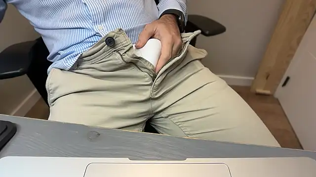 Snapshot of rickyi2023 chatting on November 2025 04:39:01 PM rickyi2023 online show from November 2025 04:39:01 PM