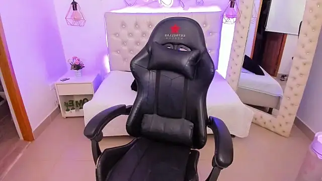 Snapshot of xiomara__cortes chatting on March 2025 07:10:01 PM xiomara cortes online show from March 2025 07:10:01 PM