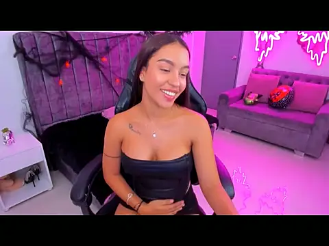 Snapshot of xiomara__cortes chatting on October 2025 08:57:01 PM xiomara cortes online show from October 2025 08:57:01 PM