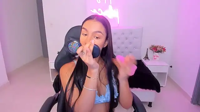 Snapshot of xiomara__cortes chatting on November 2025 12:38:02 PM xiomara cortes online show from November 2025 12:38:02 PM