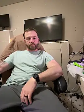 Snapshot of 8inchHOLEpunch chatting on January 2025 04:18:02 AM 8inchHOLEpunch online show from January 2025 04:18:02 AM