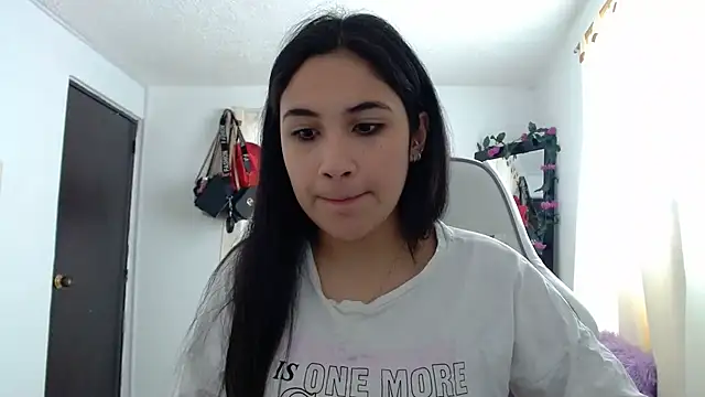 Snapshot of InocentHeaven1 chatting on January 2025 01:19:02 PM InocentHeaven1 online show from January 2025 01:19:02 PM