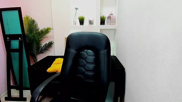 Persephoni online show from March 2025 06:09:01 AM