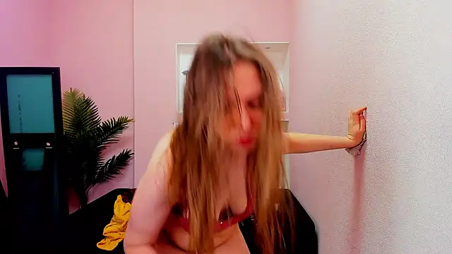 Persephoni online show from March 2025 06:42:02 PM