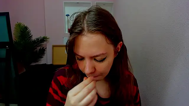 Persephoni online show from November 2025 08:31:01 PM