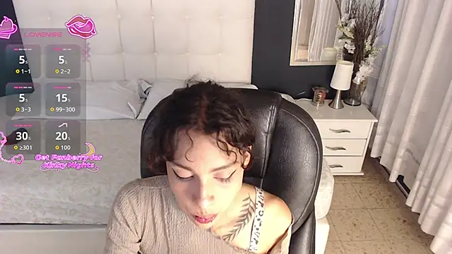 LiaVillalobos online show from December 2025 02:12:02 PM