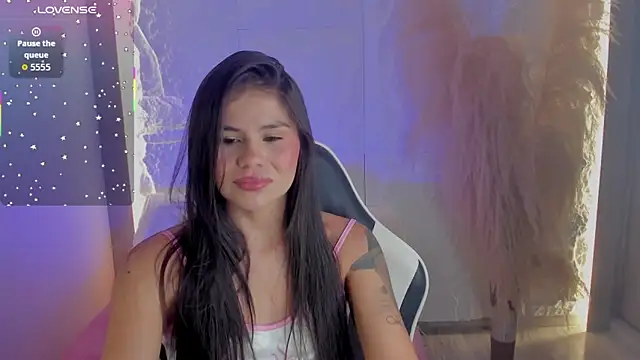 dominique25  online show from May 2026 02:16:01 AM