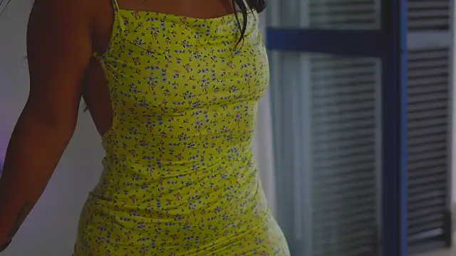 anabelcurvy online show from October 2025 01:41:02 PM