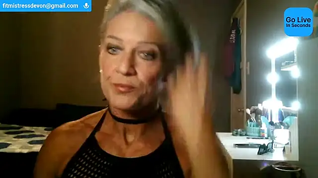 Snapshot of Devon2020 chatting on May 2026 02:42:02 AM Devon2020 online show from May 2026 02:42:02 AM