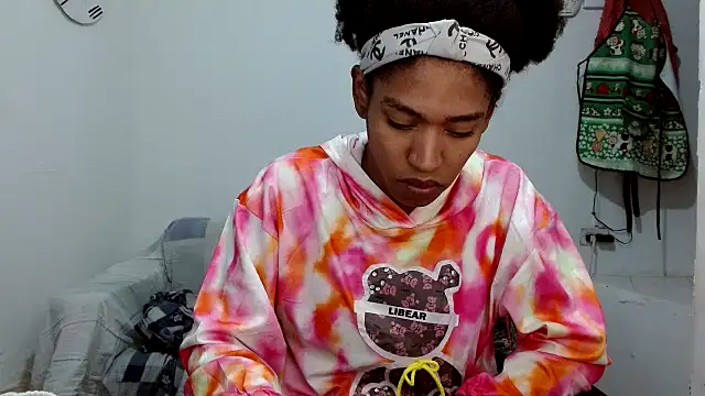 angelamarie1 online show from November 2025 06:01:01 AM