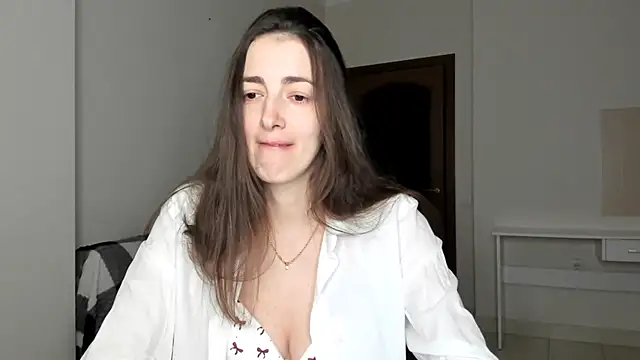 Sabrina Mur online show from November 2025 01:47:02 PM