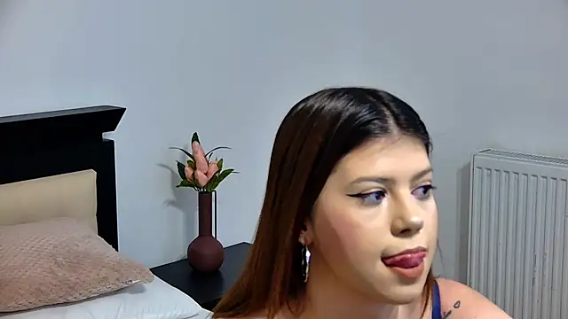 Sierra Halle online show from March 2025 08:37:01 PM