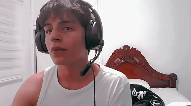 Snapshot of ZHALEM chatting on February 2025 04:28:02 AM ZHALEM online show from February 2025 04:28:02 AM