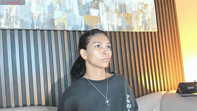 LauraAristizabal online show from February 2026 12:03:01 PM