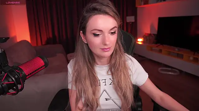 Snapshot of ShyNdWild chatting on January 2025 04:05:01 PM ShyNdWild online show from January 2025 04:05:01 PM