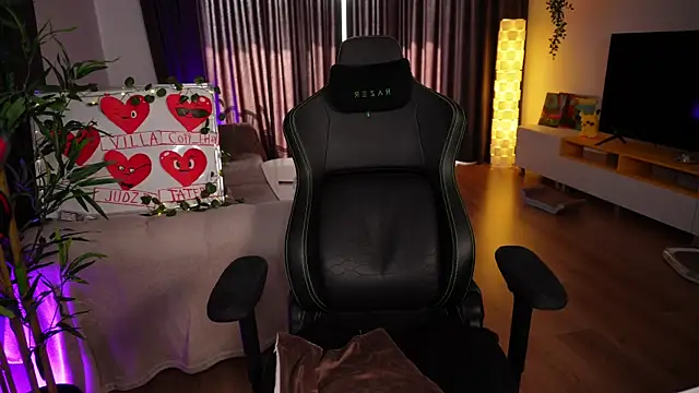 Snapshot of ShyNdWild chatting on February 2025 02:03:02 PM ShyNdWild online show from February 2025 02:03:02 PM