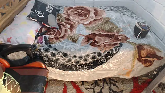 sexyjustin202 online show from November 2025 02:33:02 AM