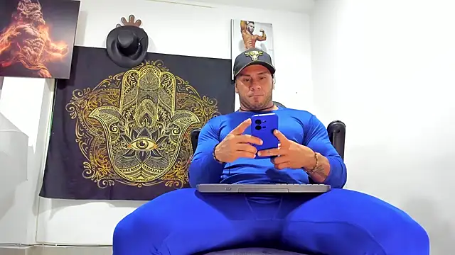 LOGAN WHITTERS01 online show from February 2025 03:53:01 AM