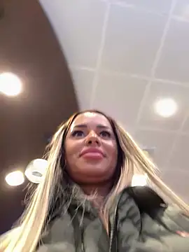 KirstieVegas online show from February 2025 11:38:02 PM